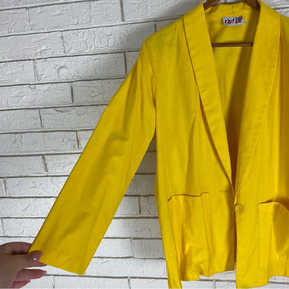 Vintage 90’s Yellow Blazer - Picture 2 of 6